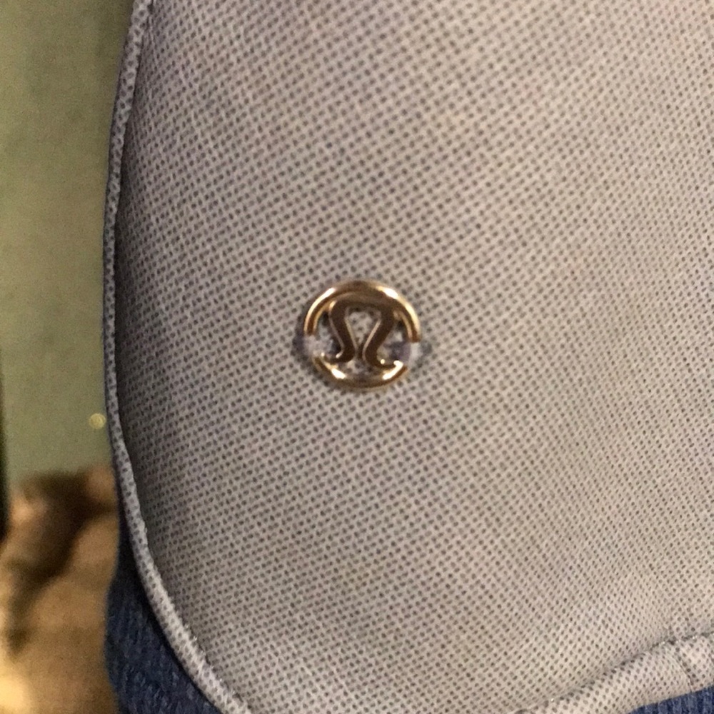 ☔️ Lululemon waxed jacket water repellent